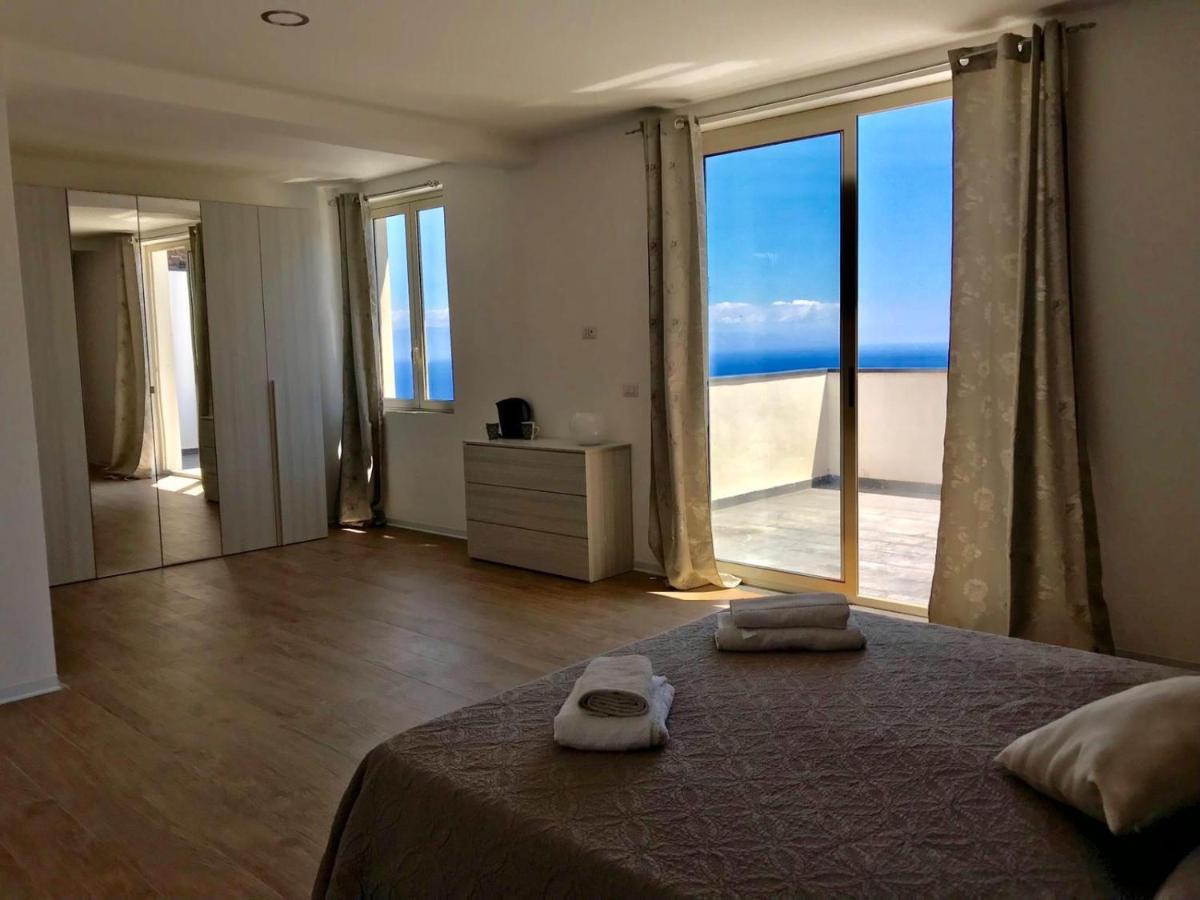 Luxury Suite Terrazze E Vista Mare Таормина Екстериор снимка